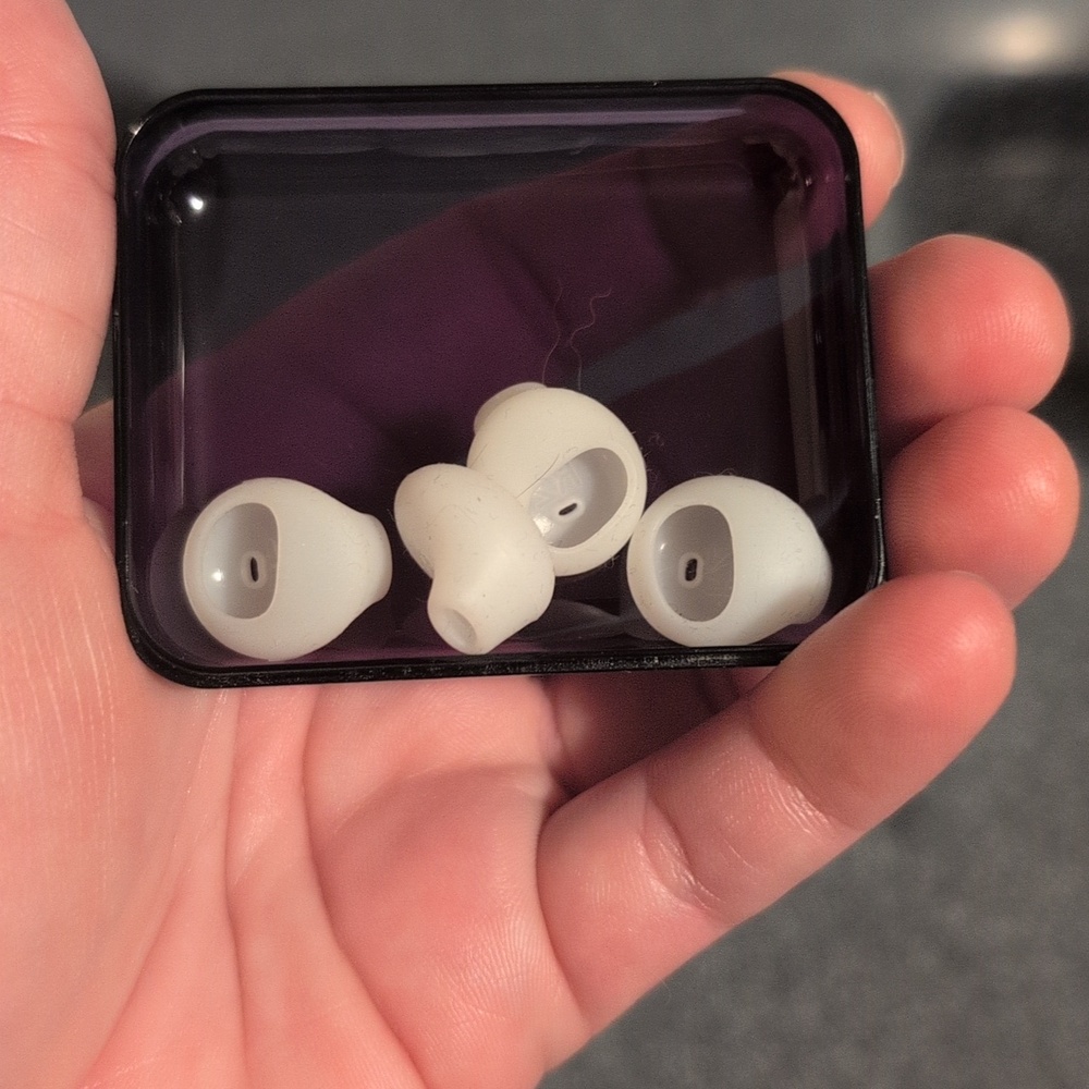 Samsung Galaxy Buds 2 Pro Matte Black Earbuds And Charging Case - Picture 15 of 16